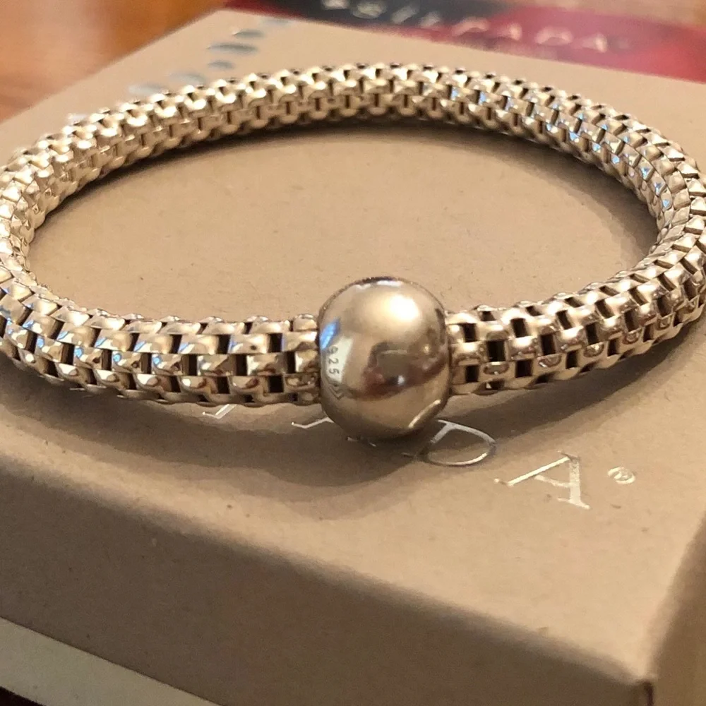 Silpada “Sterling Chic” Sterling Silver Stretch Bracelet B2788